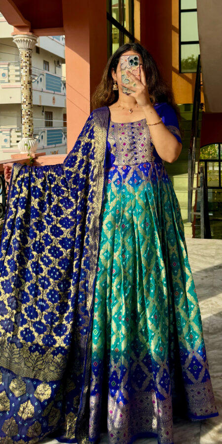 Blue bandhini